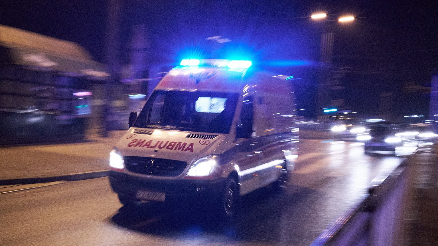 Dzieci bawiły się kanistrami z benzyną przy ognisku. 8-latek z ciężkimi poparzeniami