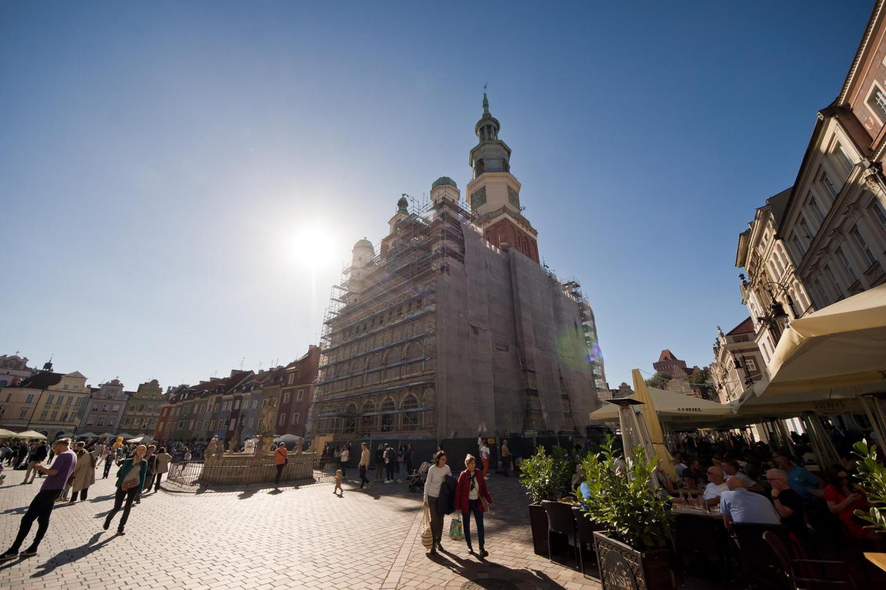 Poznański Ratusz wciąż w rusztowaniach. "Nie da się ukryć, prace idą do przodu!"