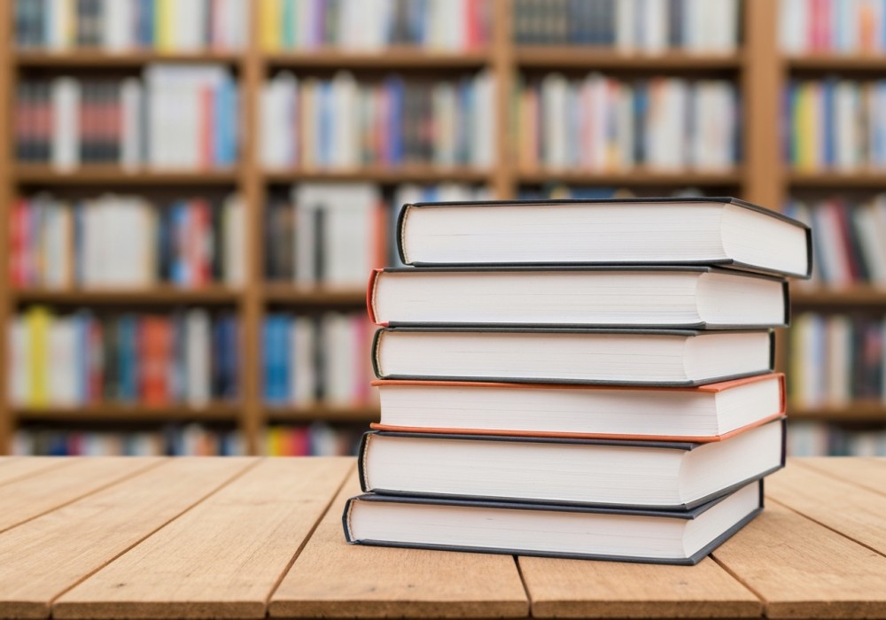 Seniorzy w Luboniu: nowa era aktywności w bibliotece!