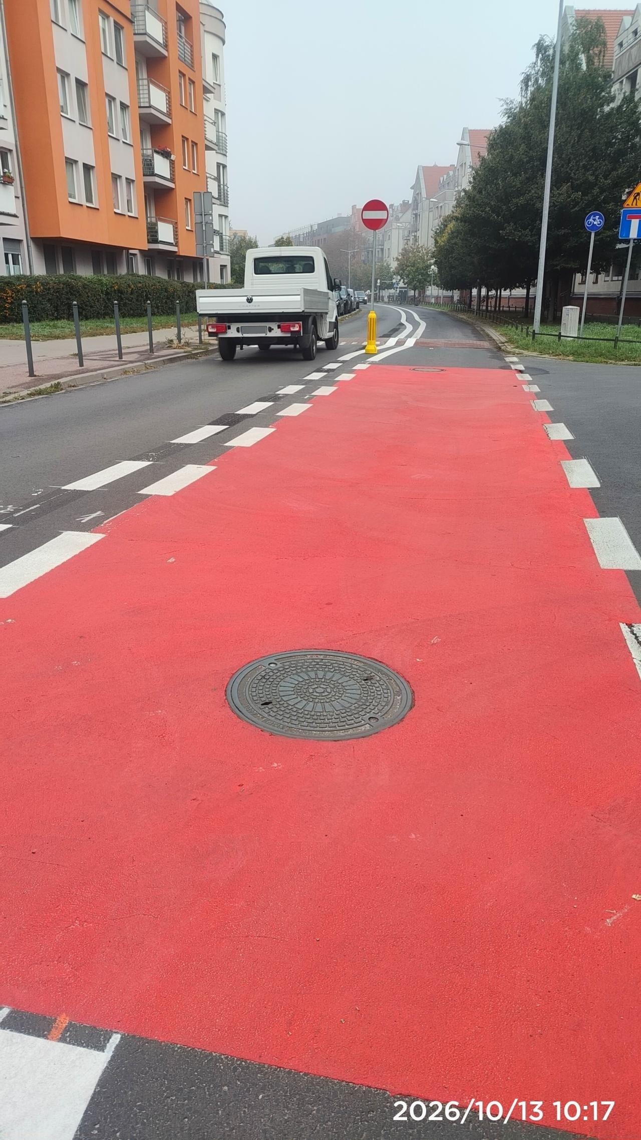 Chaos po wprowadzeniu nowej organizacji ruchu na poznańskiej ulicy. Kierowcy jeżdżą na pamięć