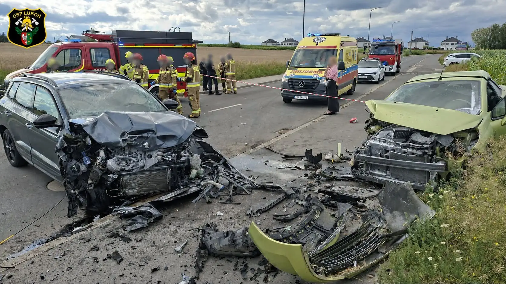 Czołowe zderzenie na ul. Polnej w Luboniu. Dwie osoby poszkodowane