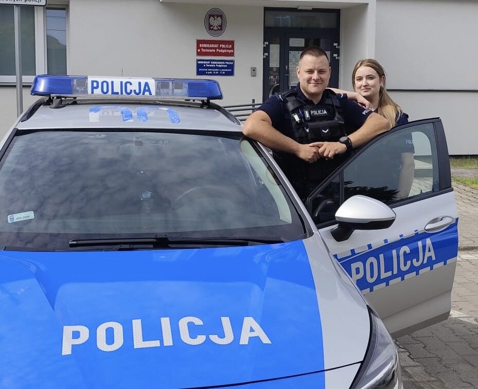 Dramatyczny pożar w Napachaniu. Policjanci uratowali 53-latka
