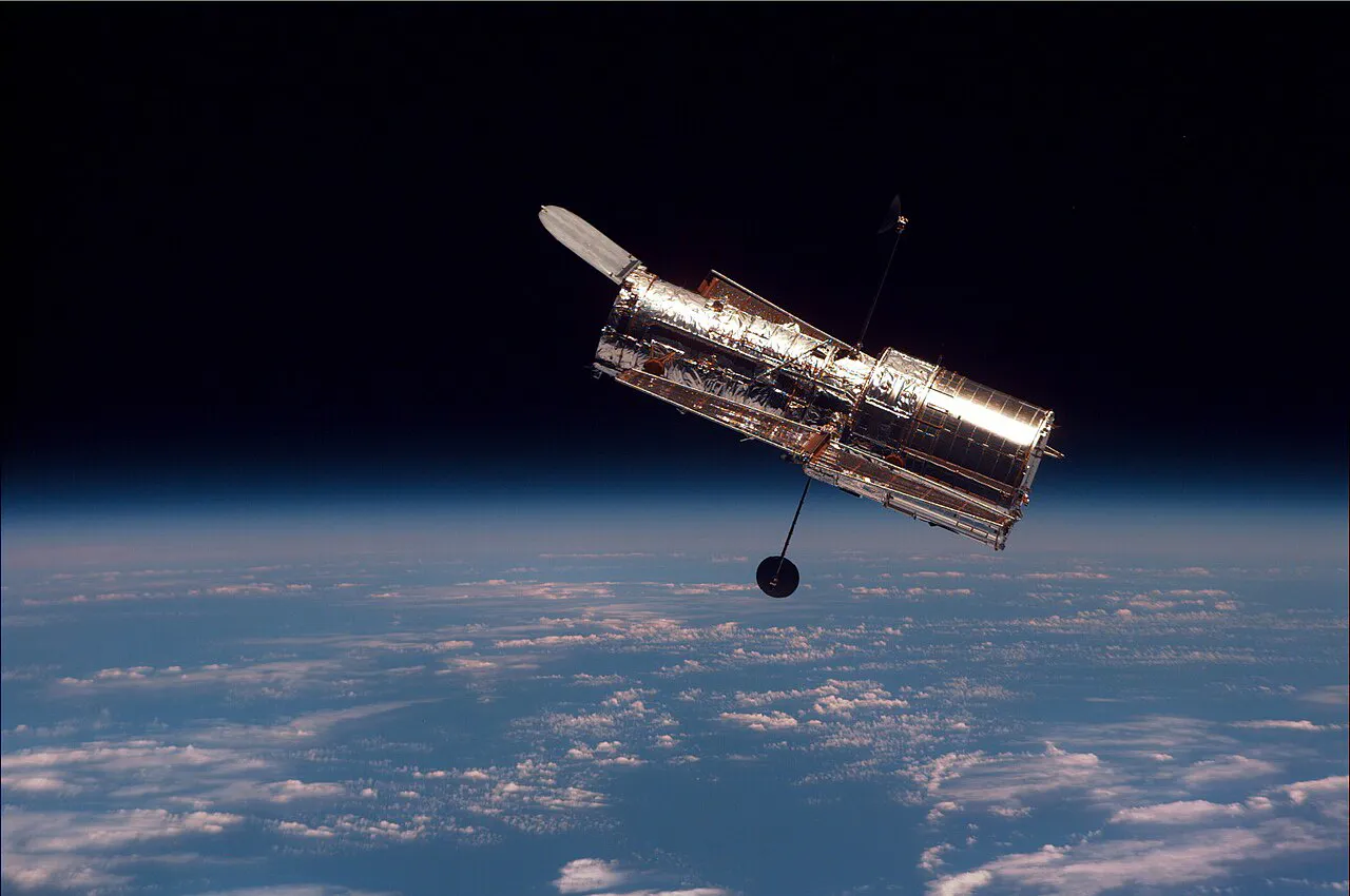 Hubble ma już 200 tys. orbit wokół Ziemi. Symboliczny próg po 36 latach