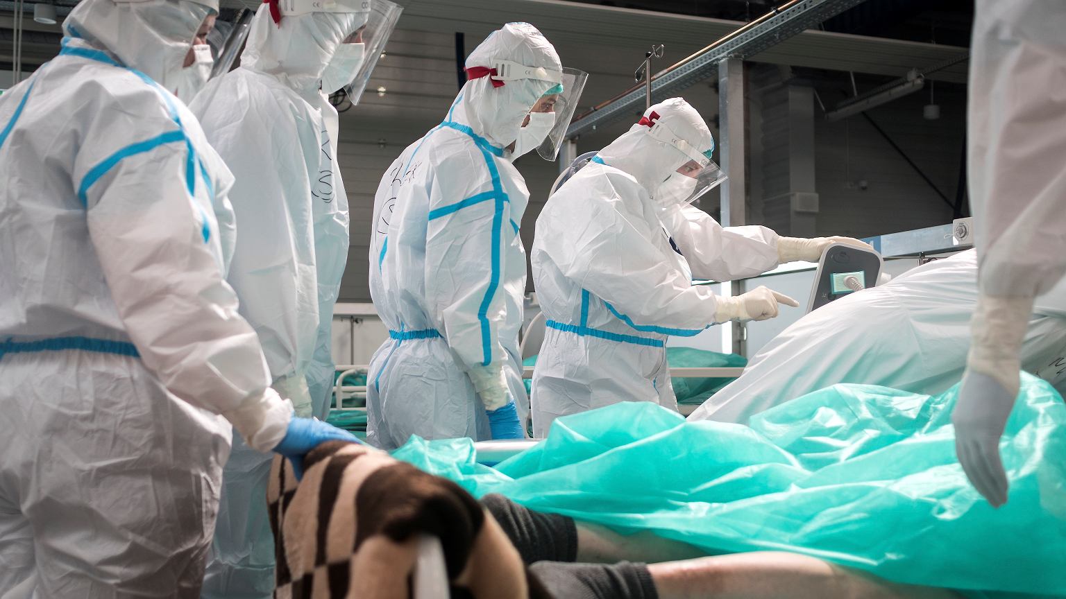 Pacjent z podejrzeniem Eboli trafi do szpitala w Czechach. "Rygorystyczne procedury bezpieczeństwa"