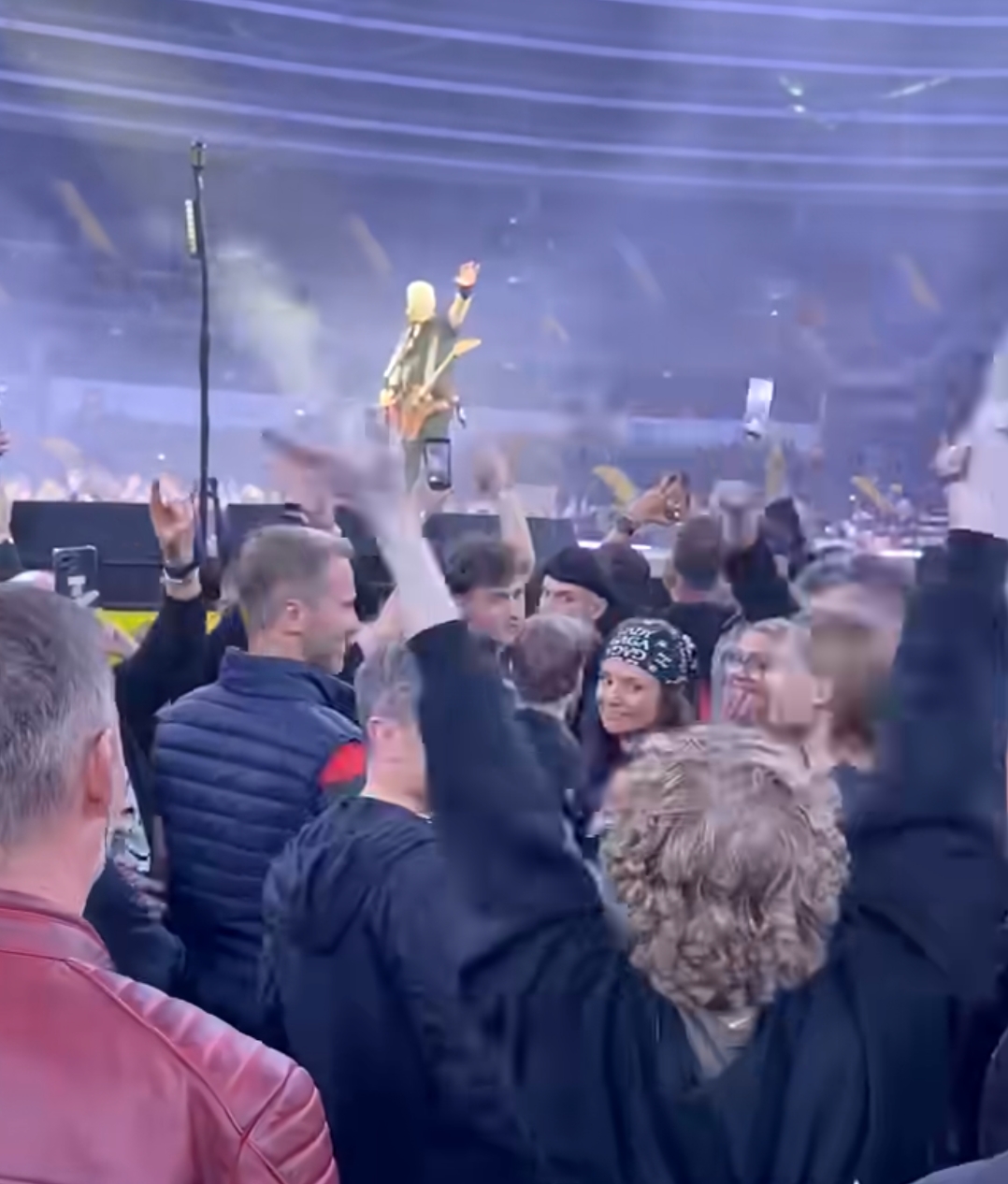 Chory na raka chłopiec spotkał się z zespołem Metallica. Ze sceny padło 'kopnij raka w tyłek'