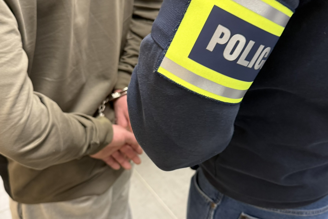 Małżeństwo miało okradać markety. Łupem padały… kawa i pistacje