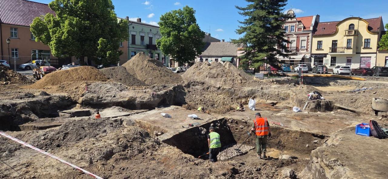 Wyjątkowe, historyczne odkrycie w podpoznańskiej gminie. "Wszystko wskazuje na to, że odkryliśmy ratusz"