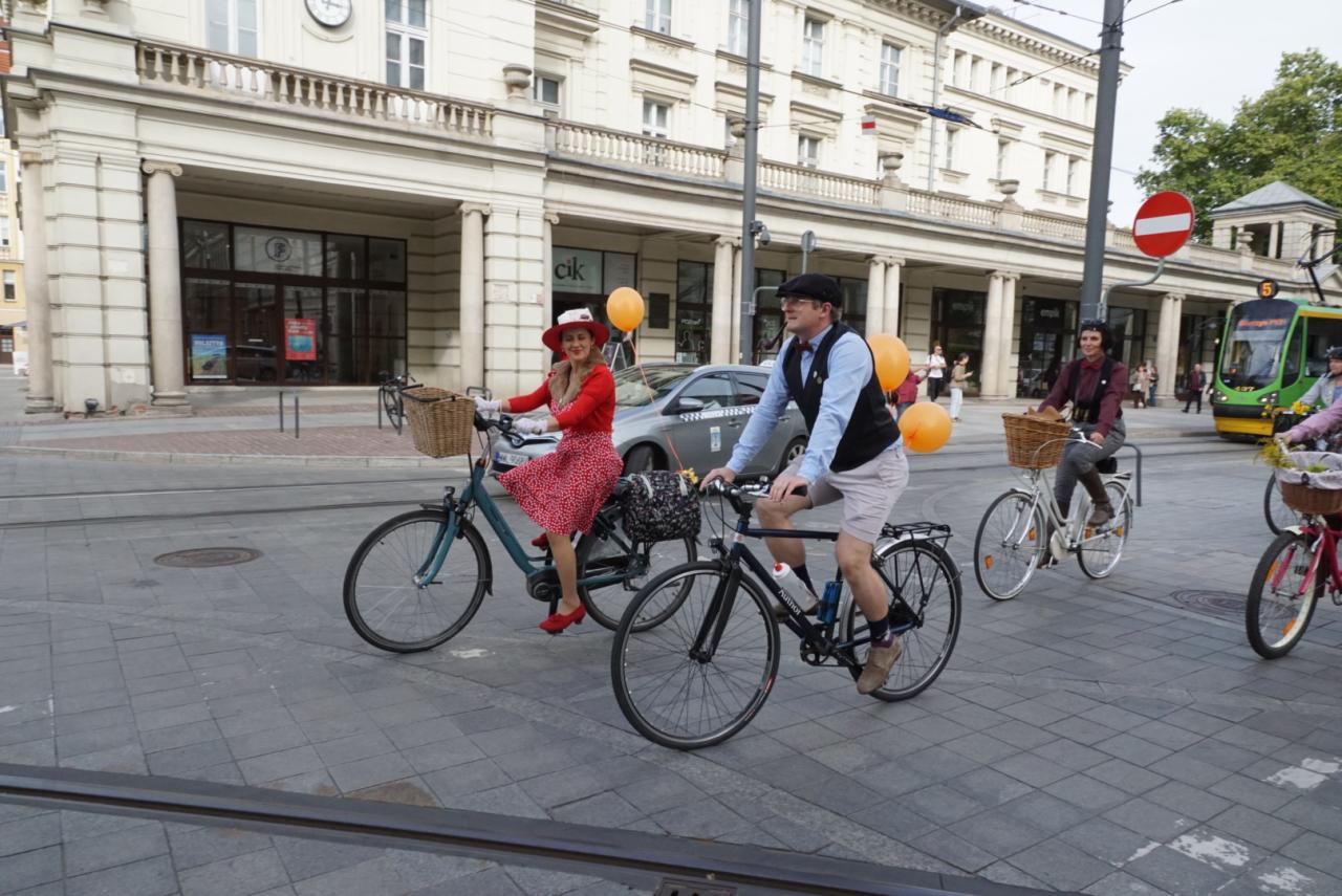 Niezwykle eleganccy rowerzyści przejadą ulicami Poznania. "Wywołajmy uśmiechy na twarzach przechodniów"