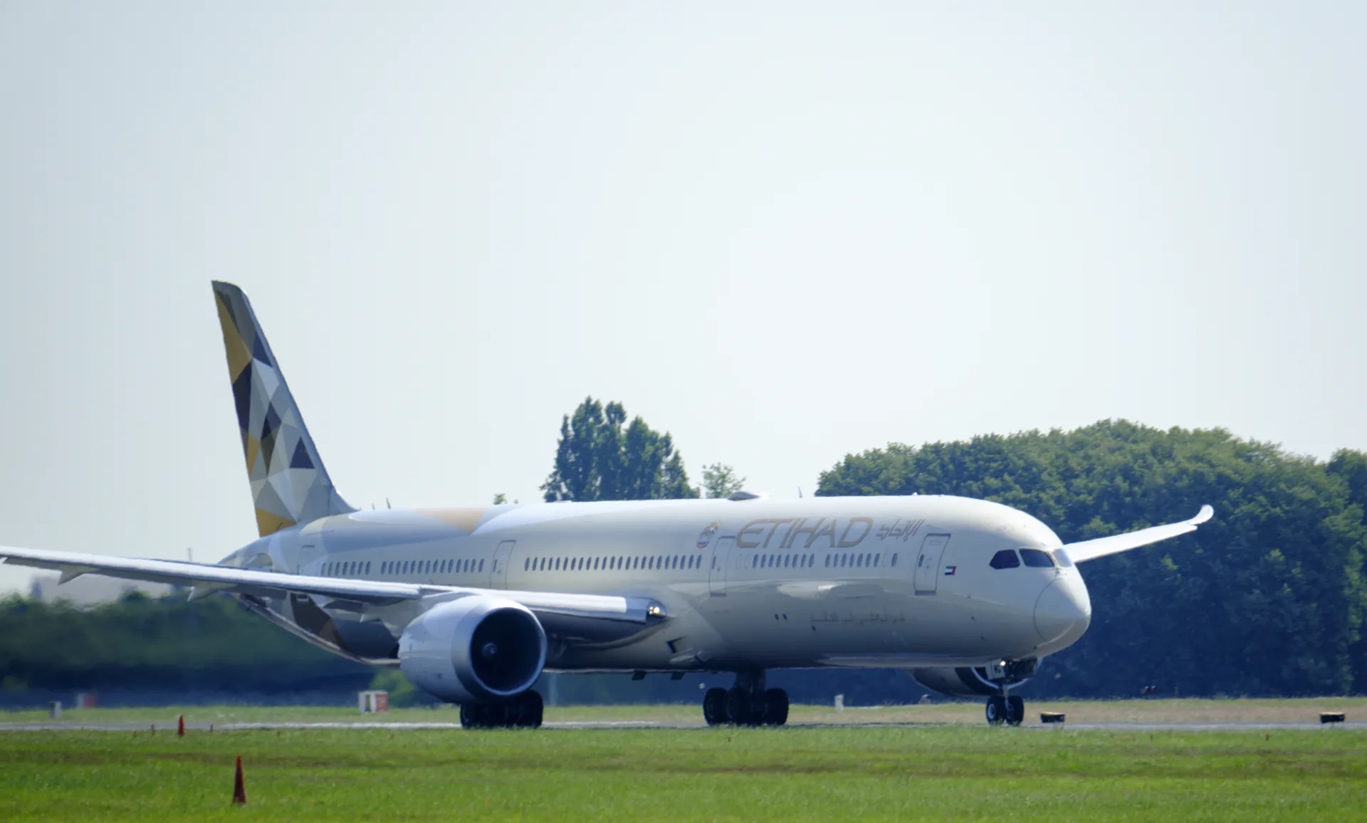 Boeing 787 Dreamliner i problem "na grubość włosa". Skąd wstrzymanie dostaw?