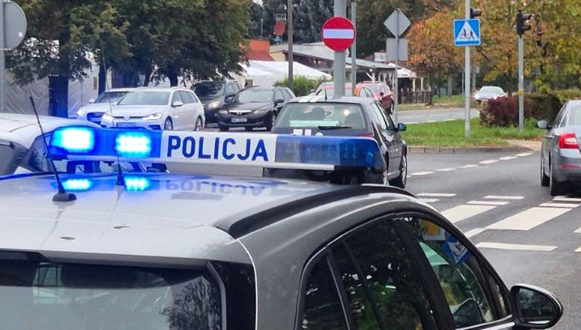 Spowodował kolizję, policjanci zajrzeli do auta. Makabryczne odkrycie