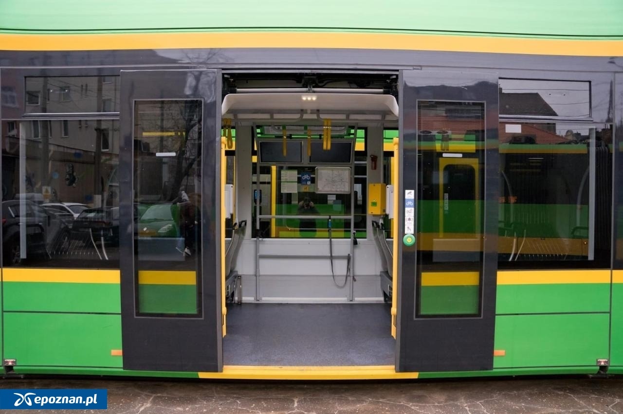 Problemy komunikacyjne na Grunwaldzie. Z tramwaju wypadł silnik!