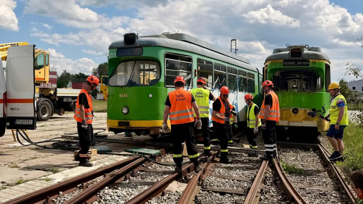 Bezpieczeństwo pasażerów priorytetem: szkolenia ratowników MPK Poznań