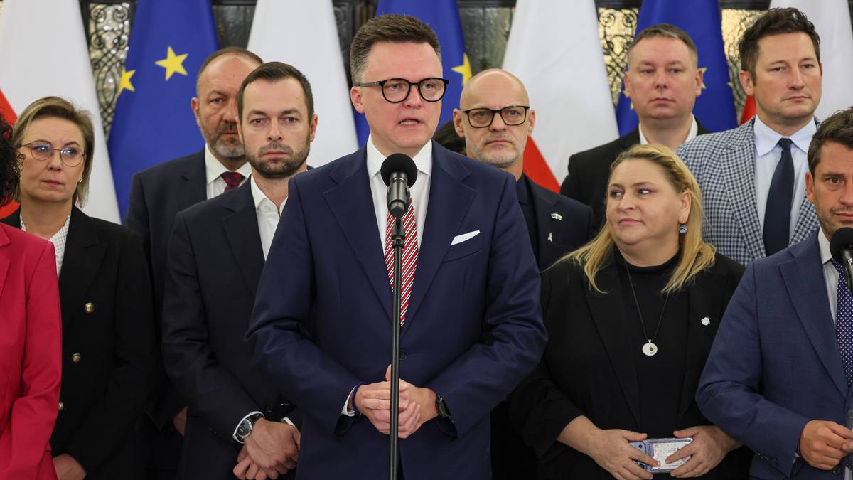 Hołownia odpowiada "gorącym głowom" ws. Pełczyńskiej-Nałęcz. Sięgnął po Biblię