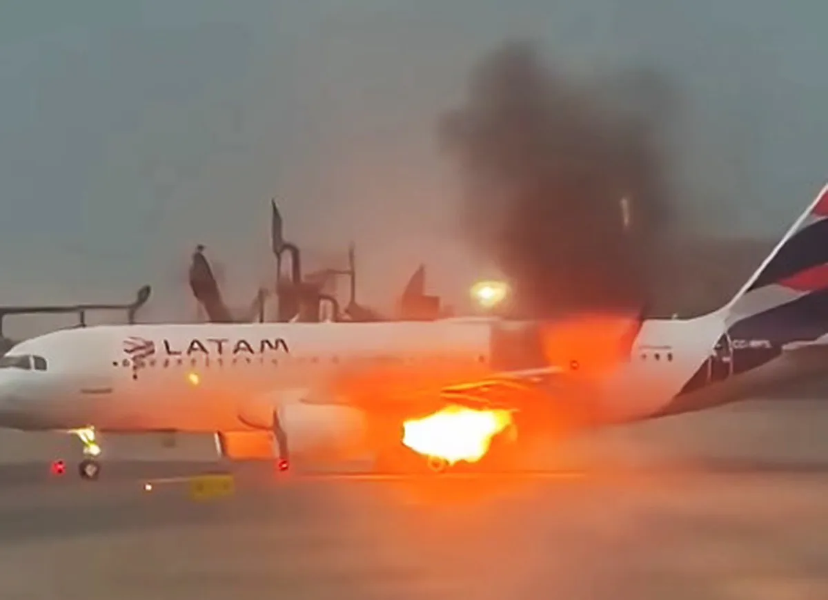 Pożar lewego silnika Airbusa A320 LATAM w Limie. Ewakuacja przed startem – zdjęcie artykułu z Lubon.net.pl